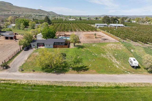 39304 N Olson Pr Nw, Benton City, WA 99320