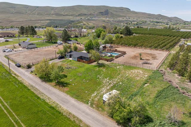 39304 N Olson Pr Nw, Benton City, WA 99320