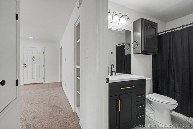9414 E Magnoliawood Drive, Claremore, OK 74019