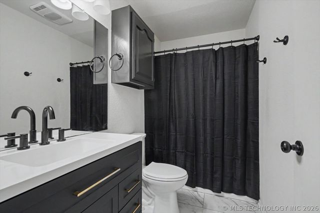 9414 E Magnoliawood Drive, Claremore, OK 74019
