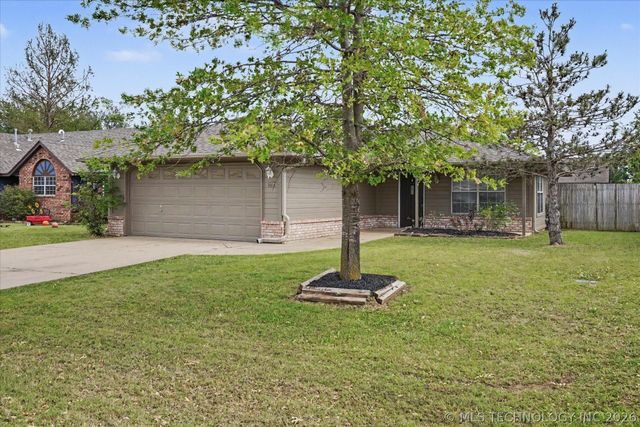 9414 E Magnoliawood Drive, Claremore, OK 74019