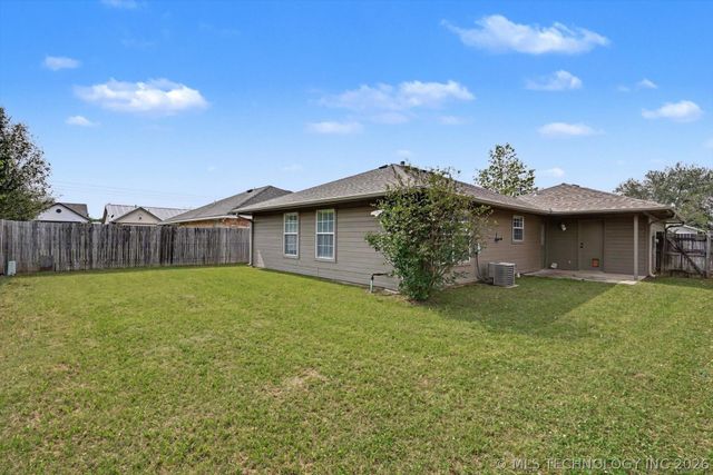 9414 E Magnoliawood Drive, Claremore, OK 74019