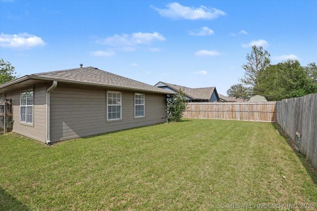 9414 E Magnoliawood Drive, Claremore, OK 74019