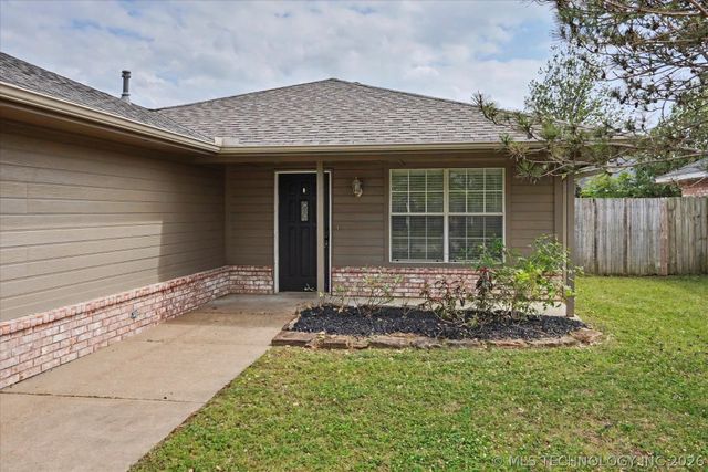 9414 E Magnoliawood Drive, Claremore, OK 74019