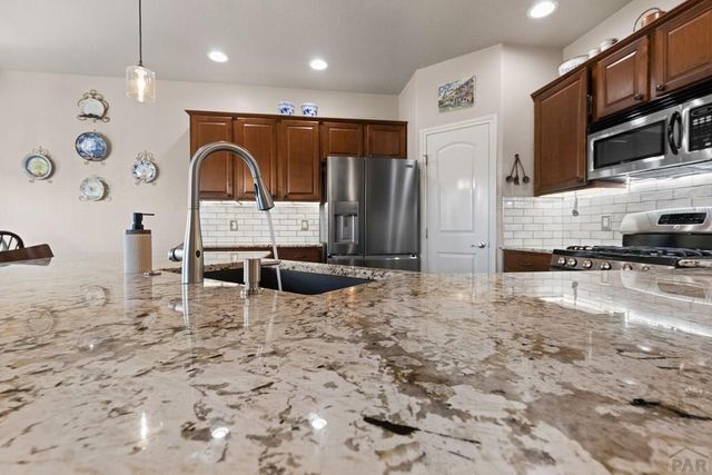 1507 Lynn Meadows Dr, Pueblo, CO 81005