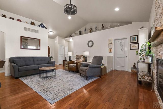 1507 Lynn Meadows Dr, Pueblo, CO 81005