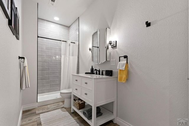 1507 Lynn Meadows Dr, Pueblo, CO 81005