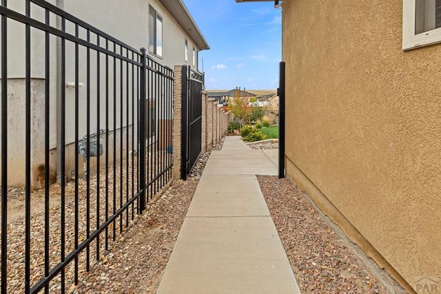 1507 Lynn Meadows Dr, Pueblo, CO 81005