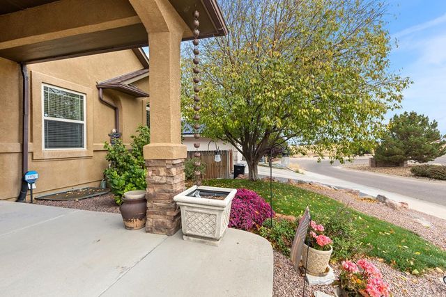 1507 Lynn Meadows Dr, Pueblo, CO 81005