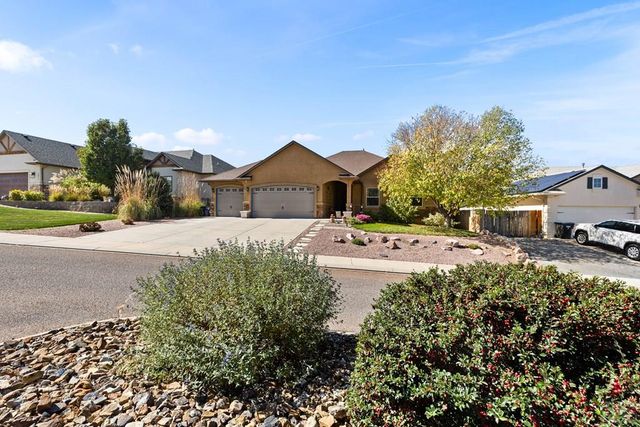 1507 Lynn Meadows Dr, Pueblo, CO 81005