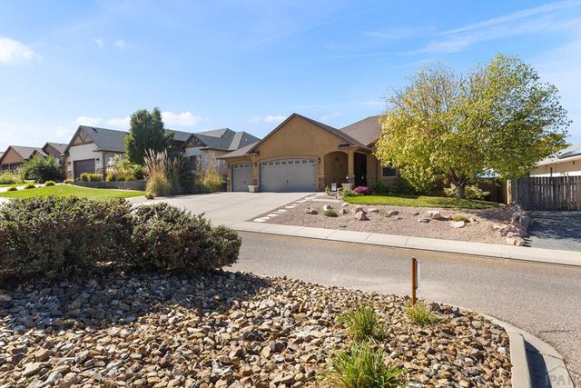 1507 Lynn Meadows Dr, Pueblo, CO 81005