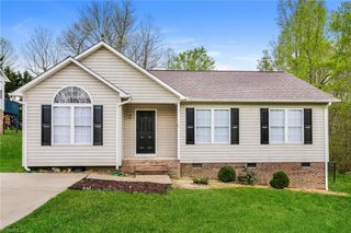 124 Tricia Court, Thomasville, NC 27360