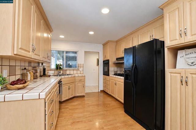 232 Coleen St, Livermore, CA 94550
