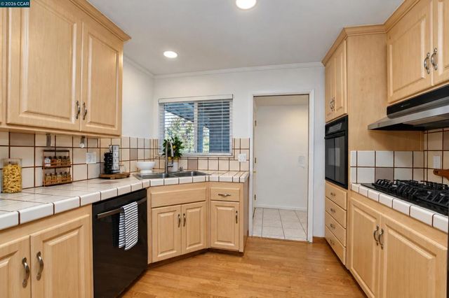 232 Coleen St, Livermore, CA 94550