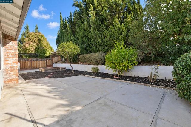232 Coleen St, Livermore, CA 94550