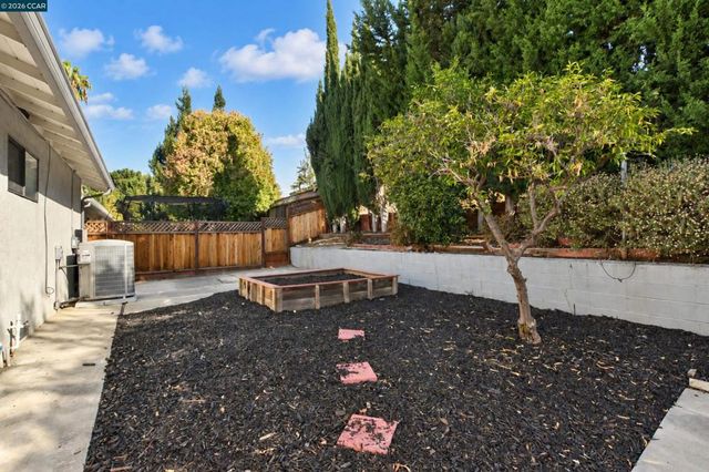232 Coleen St, Livermore, CA 94550