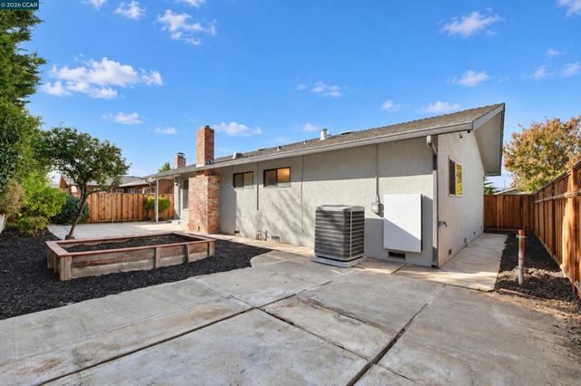 232 Coleen St, Livermore, CA 94550