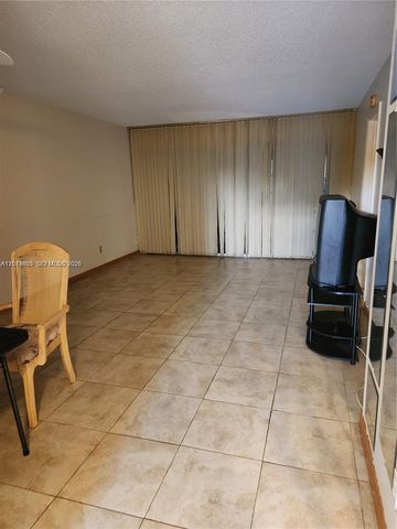 5750 NW 64th Ave 303, Tamarac, FL 33319