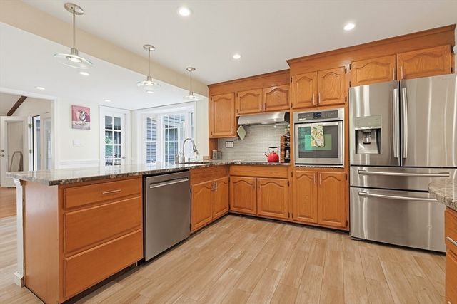 11 Malvern Rd, Norwood, MA 02062