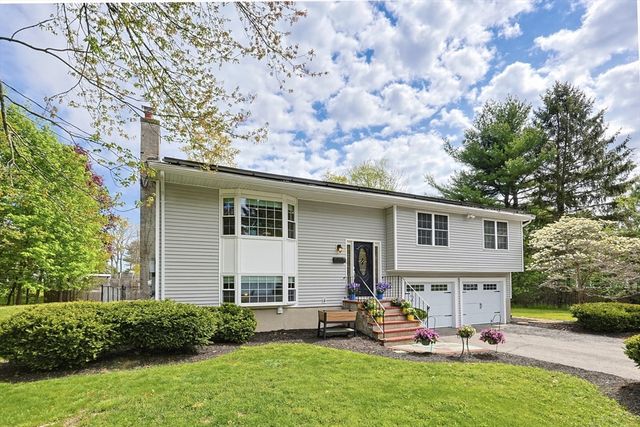 11 Malvern Rd, Norwood, MA 02062