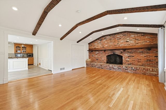 11 Malvern Rd, Norwood, MA 02062