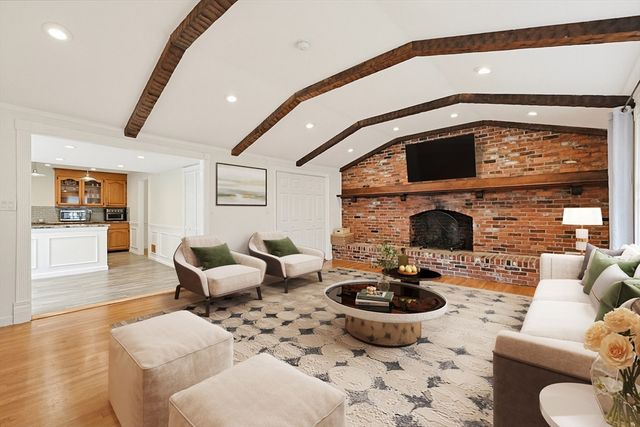 11 Malvern Rd, Norwood, MA 02062