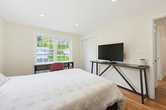 11 Malvern Rd, Norwood, MA 02062