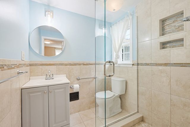 11 Malvern Rd, Norwood, MA 02062