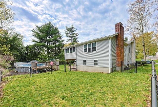 11 Malvern Rd, Norwood, MA 02062