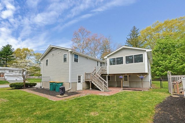 11 Malvern Rd, Norwood, MA 02062