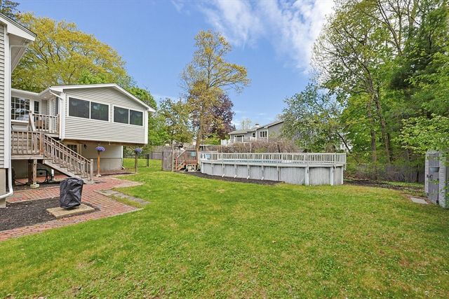 11 Malvern Rd, Norwood, MA 02062