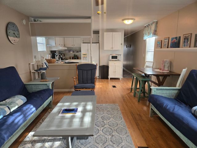 350 Ocean Breeze Dr., Garden City Beach, SC 29576