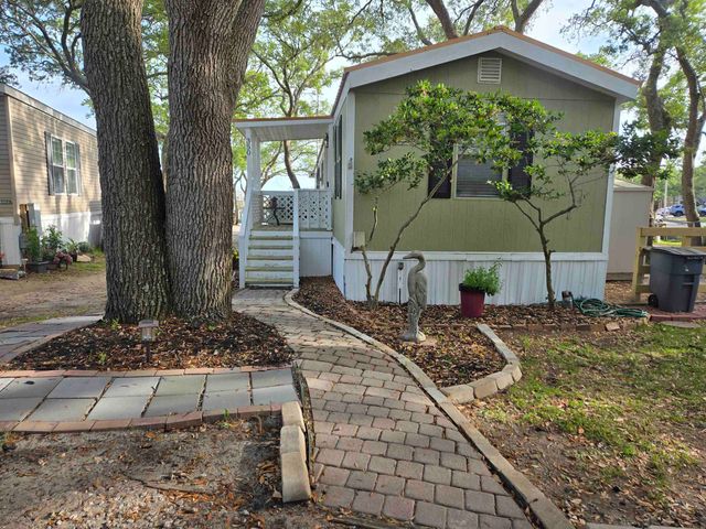 350 Ocean Breeze Dr., Garden City Beach, SC 29576