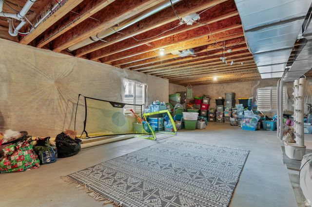 1581 W BRUSHLINE LN, South Jordan, UT 84095