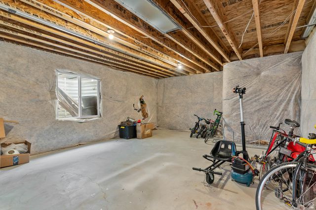 1581 W BRUSHLINE LN, South Jordan, UT 84095