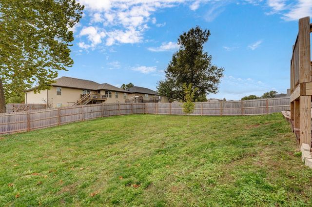 1166 South Broadview Avenue, Springfield, MO 65802