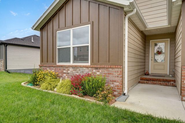 1166 South Broadview Avenue, Springfield, MO 65802