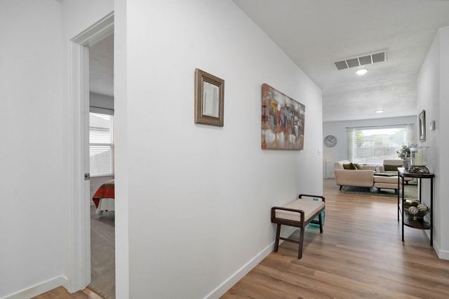 1166 South Broadview Avenue, Springfield, MO 65802