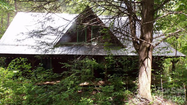 216 Paradise Road, Hendersonville, NC 28792