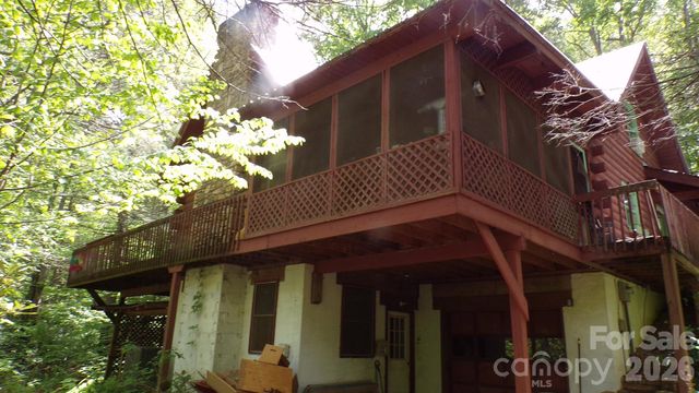 216 Paradise Road, Hendersonville, NC 28792