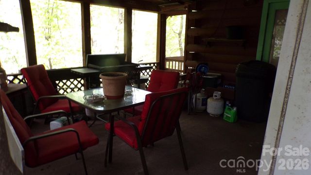 216 Paradise Road, Hendersonville, NC 28792