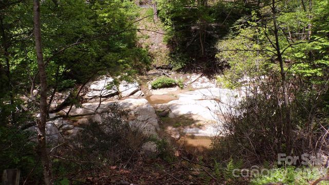 216 Paradise Road, Hendersonville, NC 28792