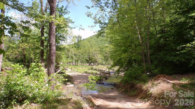 216 Paradise Road, Hendersonville, NC 28792