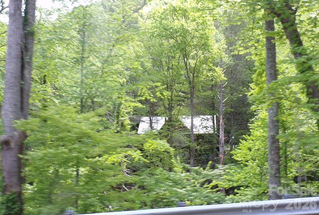 216 Paradise Road, Hendersonville, NC 28792