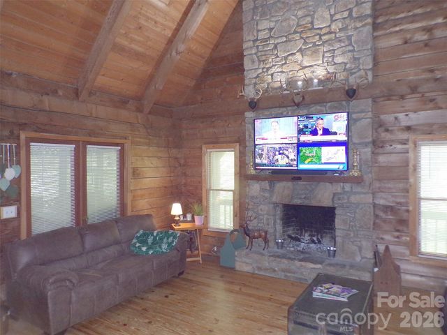 216 Paradise Road, Hendersonville, NC 28792