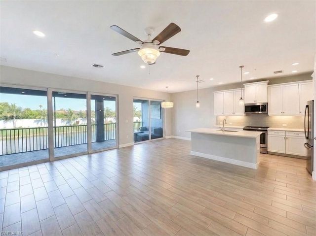 2549 Seychelles DR 507, Naples, FL 34112