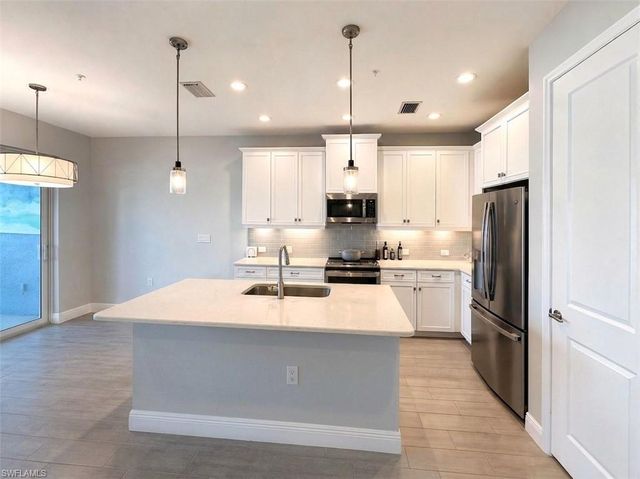 2549 Seychelles DR 507, Naples, FL 34112