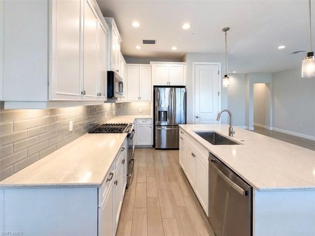 2549 Seychelles DR 507, Naples, FL 34112