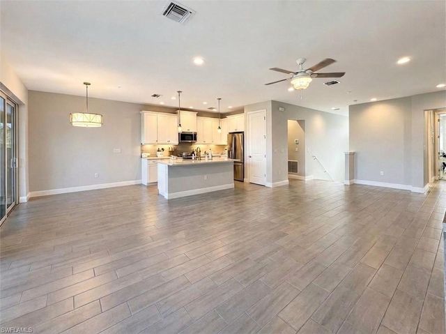2549 Seychelles DR 507, Naples, FL 34112