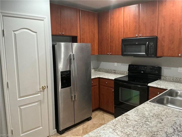 8667 Athena CT, Lehigh Acres, FL 33971